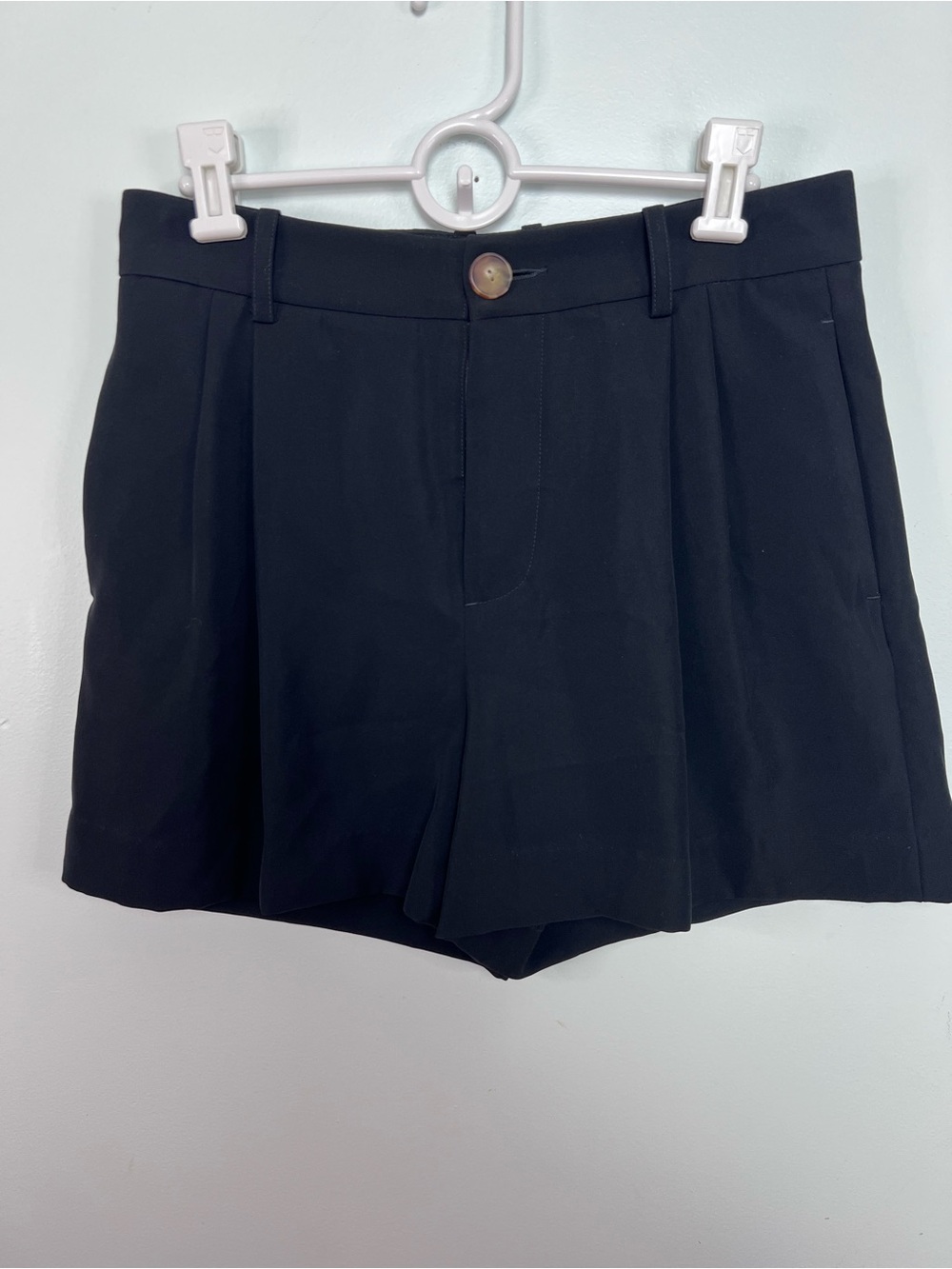Vince Black Tailored Dress Shorts Size 6 Japanese Fabric High Rise Minimalist